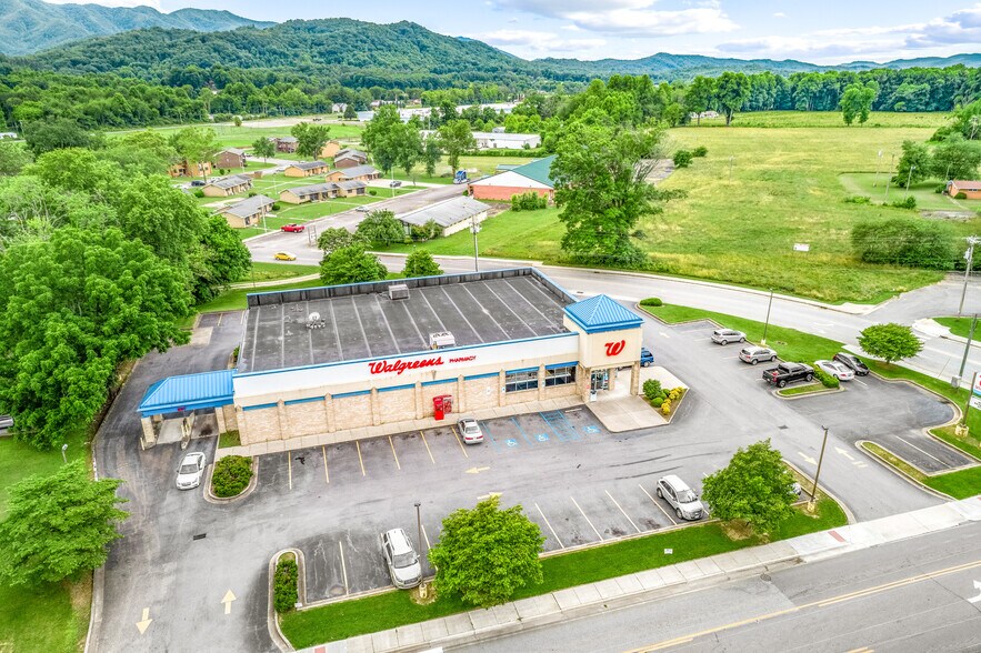 More Photos Of 286 Main St, Andrews Drugstore For Sale