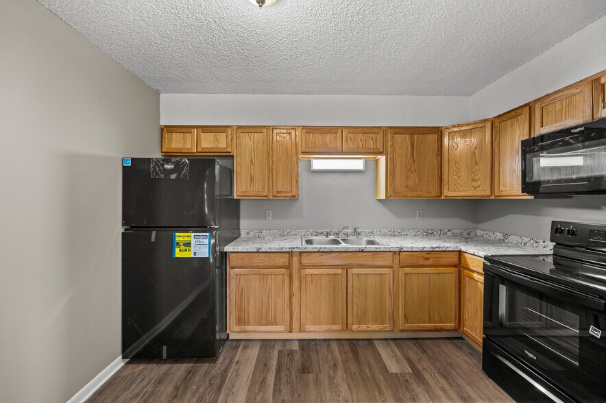 More Photos Of 151 Wallace Blvd, Clarksville Apartments For Sale