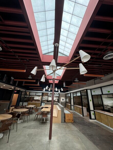 More Photos Of 11016 Magnolia Blvd, North Hollywood Restaurant For Lease