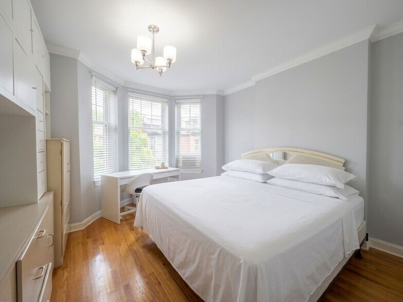 More Photos Of 2554 37th St, Astoria Apartments For Sale