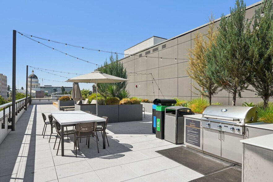 More Photos Of 1010 11th St, Sacramento Apartments For Lease