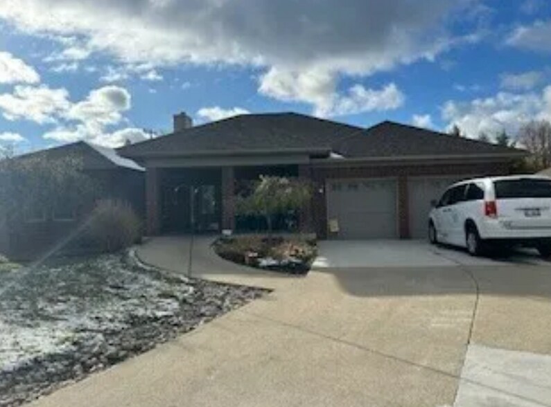 More Photos Of 2086 S Rochester Rd, Rochester Apartments For Sale