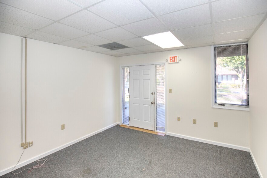More Photos Of 7151 Richmond Rd, Williamsburg Medical For Lease