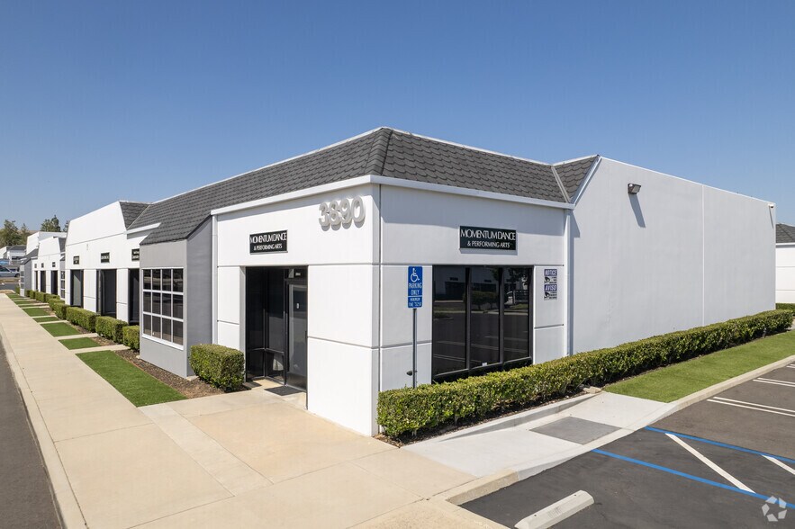 More Photos Of 3960 Prospect Ave, Yorba Linda Light Manufacturing For Lease