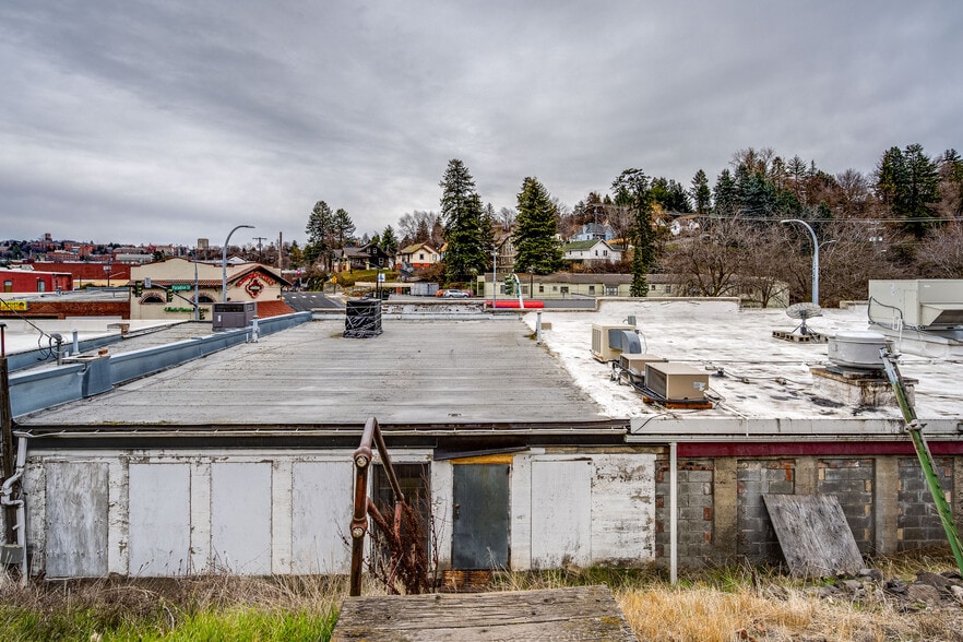 More Photos Of 195 S Grand Ave, Pullman Industrial For Sale