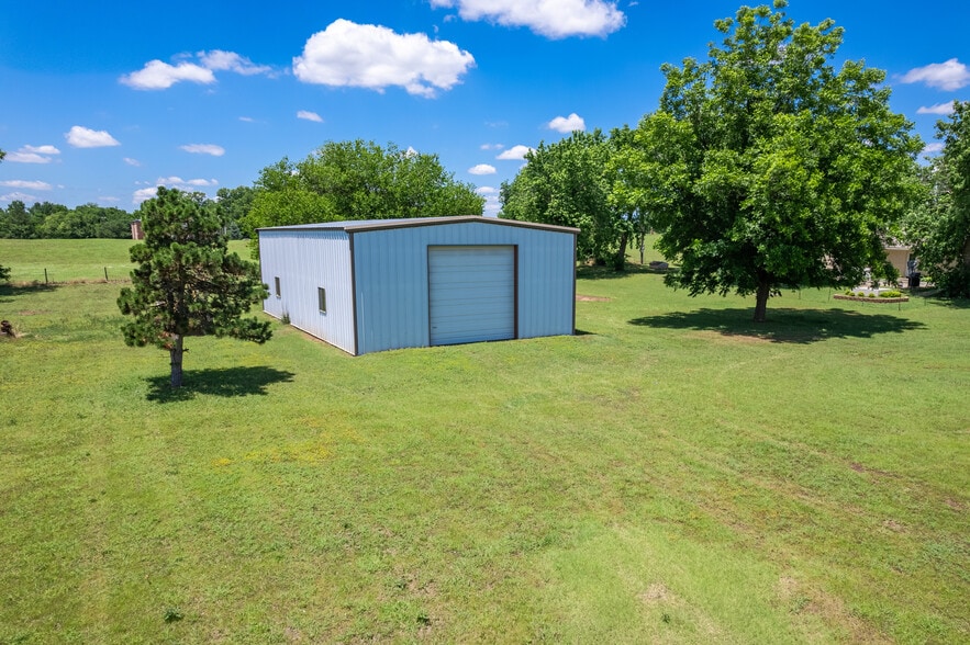 More Photos Of 523 W Country Club Rd, Chickasha Office Residential For Sale