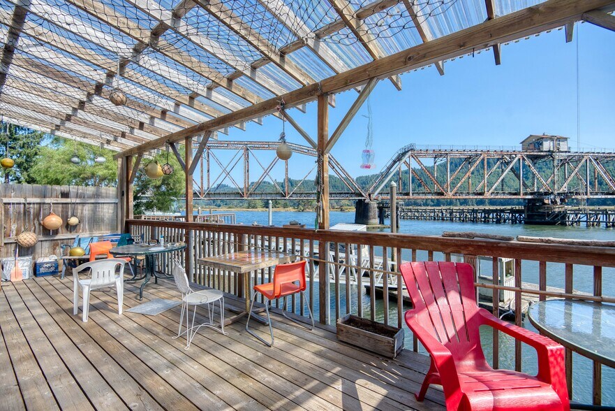 More Photos Of 6750 Or-126 Hwy, Florence Marina For Sale