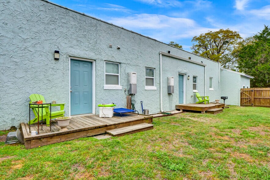 More Photos Of 2020 Princess Place Dr, Wilmington Freestanding For Sale