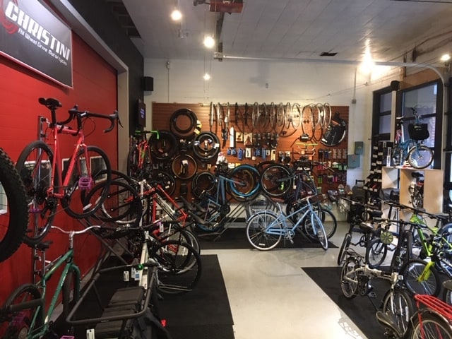 More Photos Of 611-619 N 2nd St, Philadelphia Auto Dealership For Lease