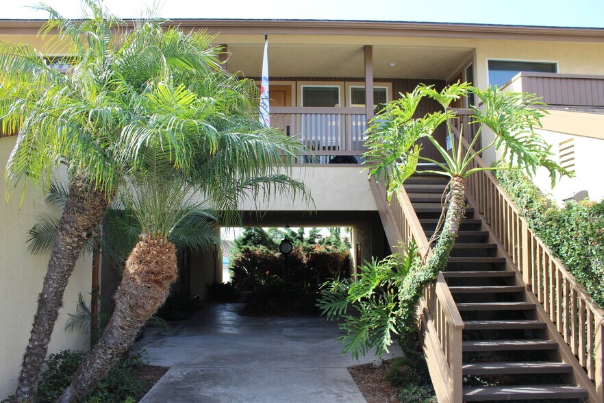 More Photos Of 3553 Camino Mira Costa, San Clemente Medical For Sale