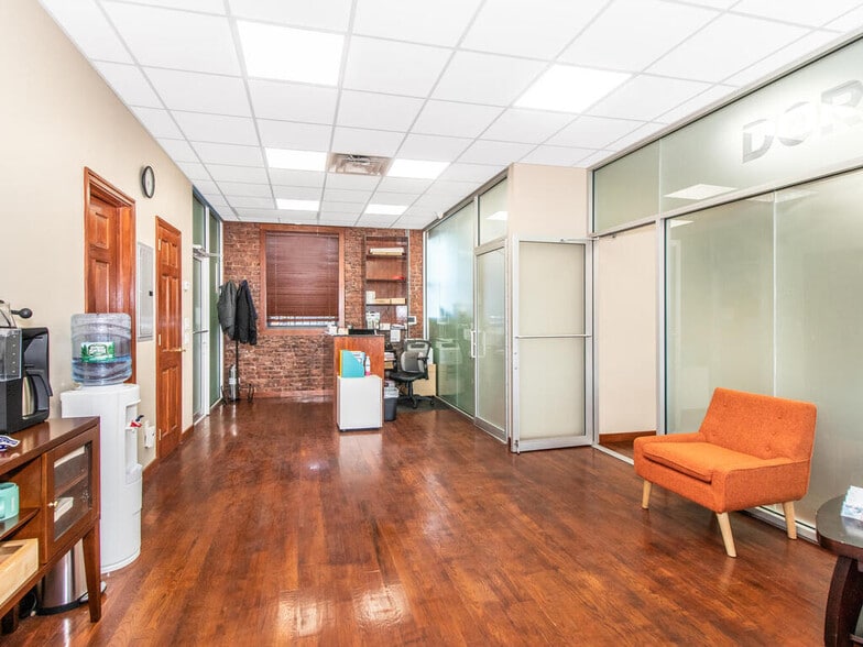 More Photos Of 205-02 Jamaica Ave, Hollis Auto Repair For Sale