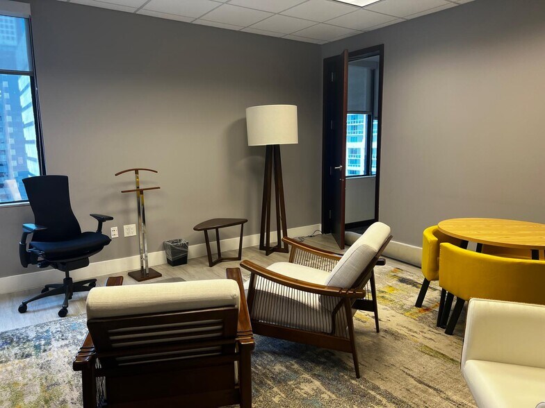 More Photos Of 1000 Brickell Ave, Miami Office For Lease