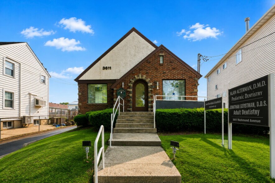 Primary Photo Of 3611 Richmond Ave, Staten Island Medical For Lease