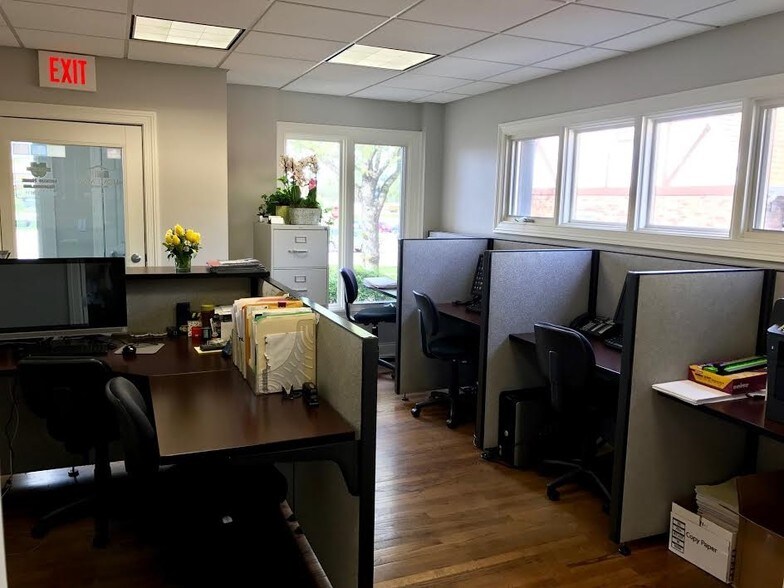 More Photos Of 103 E Ogden Ave, Clarendon Hills Medical For Sale