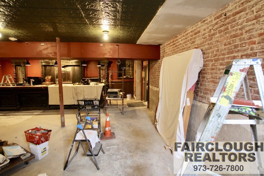 More Photos Of 430 Front St, Belvidere Hotel For Sale