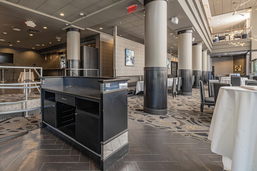 More Photos Of 125 E Main St, Rochester Hotel For Lease