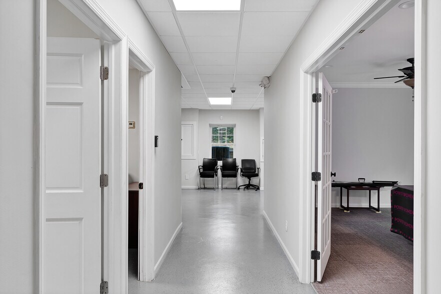 More Photos Of 2036 County Road 39, Southampton Office For Sale