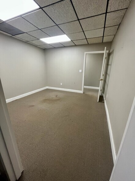 More Photos Of 121 Talcott Rd, West Hartford Office For Sale