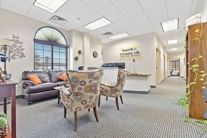 More Photos Of 300 Coon Rapids Blvd NW, Coon Rapids Office Residential For Lease