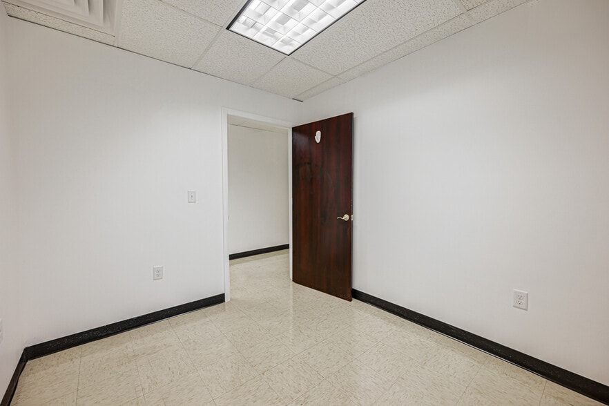 More Photos Of 20 Willow Springs Cir, York Warehouse For Sale