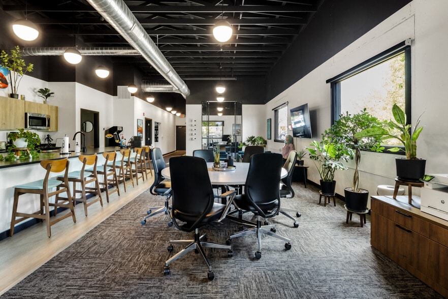 More Photos Of 2192 W College Ave, Englewood Warehouse For Sale