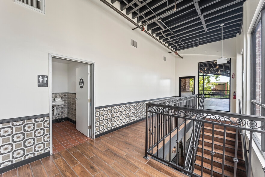 More Photos Of 11100 Downey Ave, Downey Restaurant For Sale
