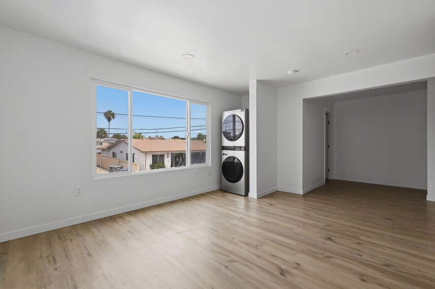 More Photos Of 2005 Highland Ave, National City Apartments For Sale