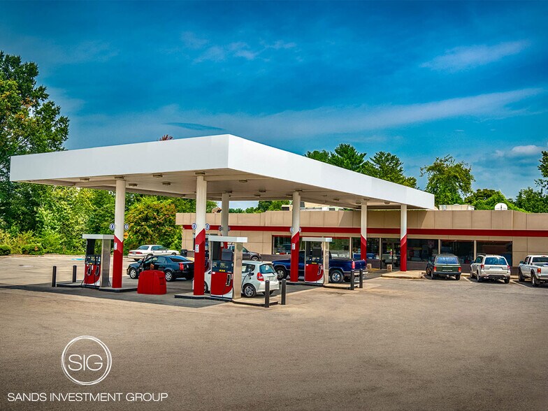 Primary Photo Of 400 S Main St, Lancaster Convenience Store For Sale