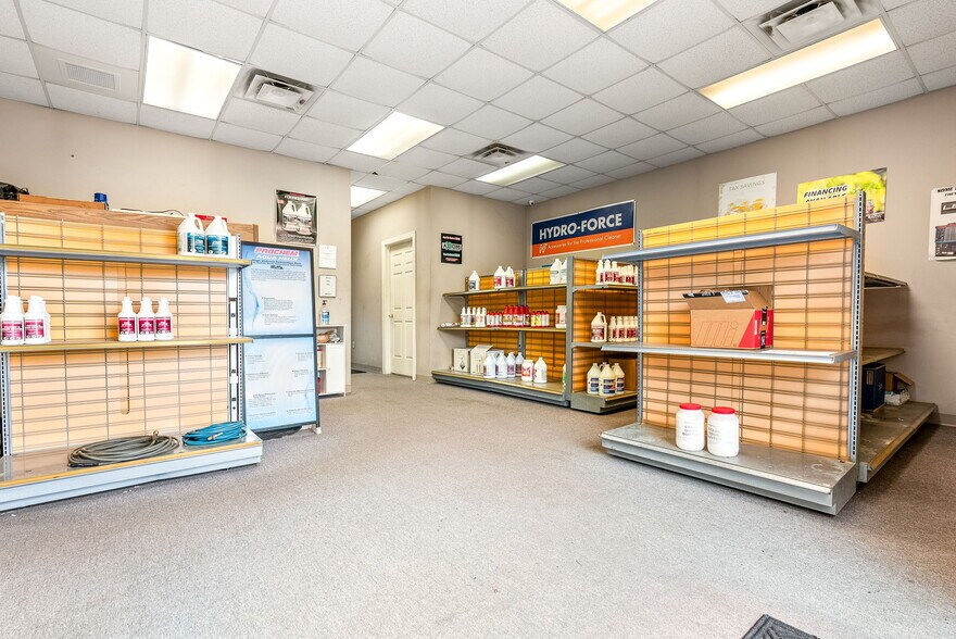 More Photos Of 834-840 Lagoon Business Loop, Montgomery Light Distribution For Lease