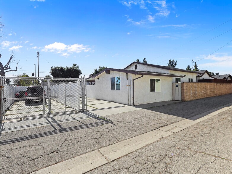 More Photos Of 15801 Chatsworth St, Granada Hills Multifamily For Sale