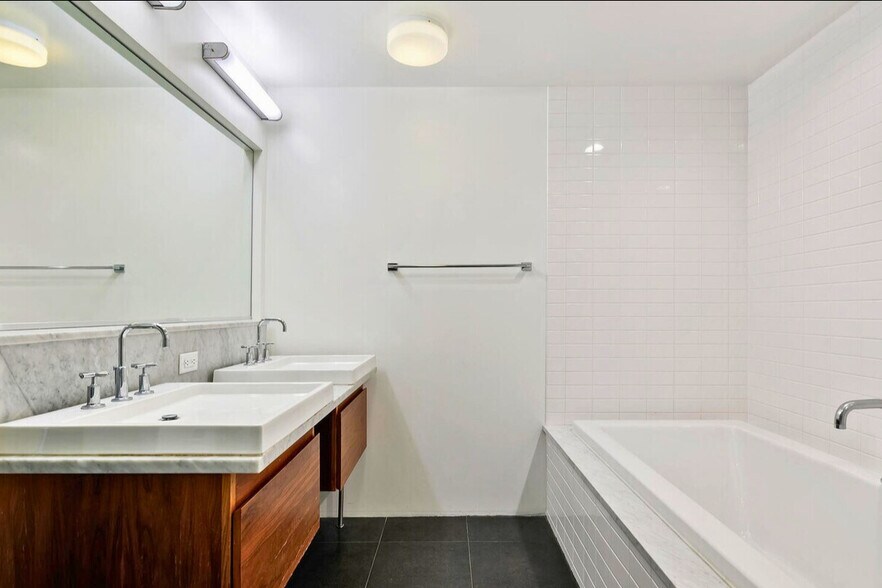 More Photos Of 1042 Princeton Dr, Marina del Rey Loft Creative Space For Sale