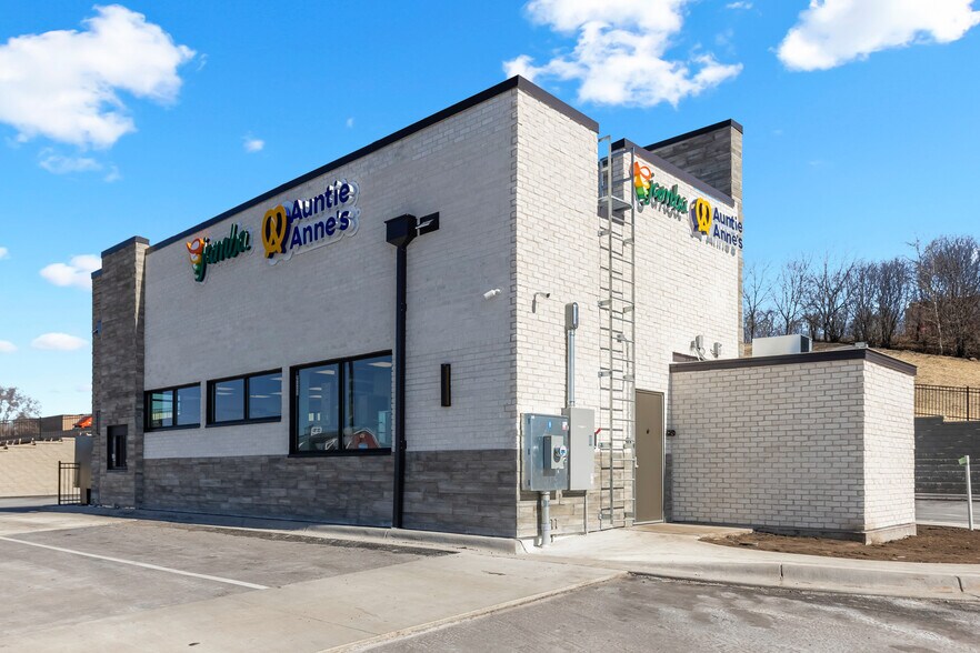 More Photos Of 2111 County Road 42 West, Burnsville Restaurant For Sale