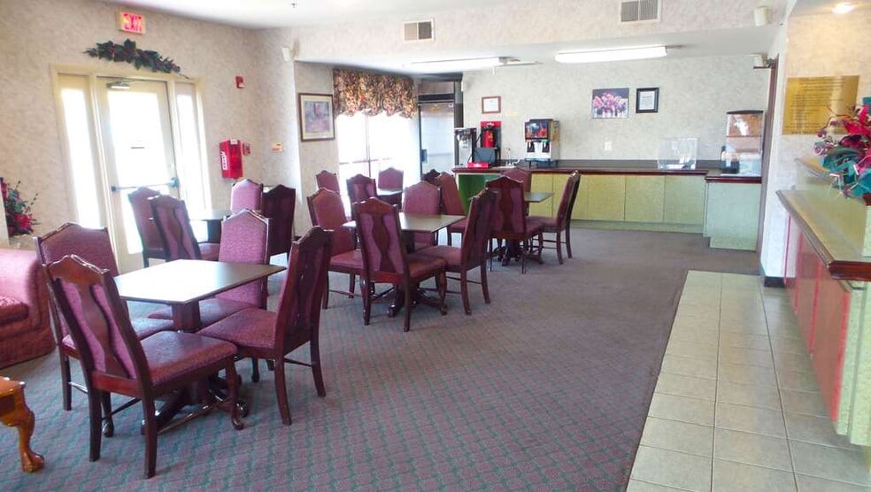 More Photos Of 1439 N Highway 67, Cedar Hill Hotel For Sale