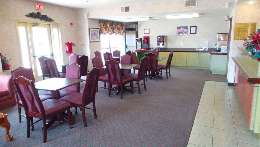 More Photos Of 1439 N Highway 67, Cedar Hill Hotel For Sale