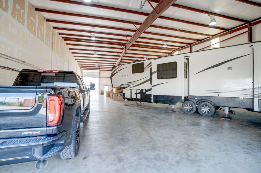 More Photos Of 11578 Airway Blvd, Roanoke Warehouse For Sale