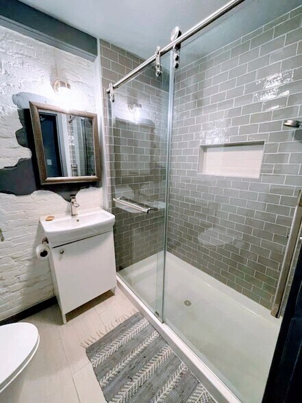 More Photos Of 306 S Main, Union Storefront Retail Residential For Sale