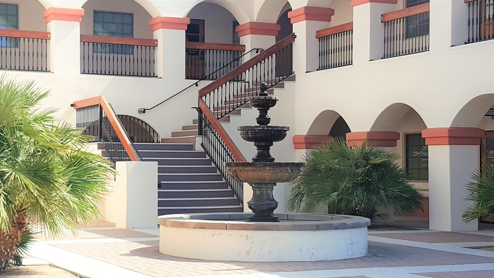 More Photos Of 72650 Fred Waring Rd, Palm Desert Medical For Lease