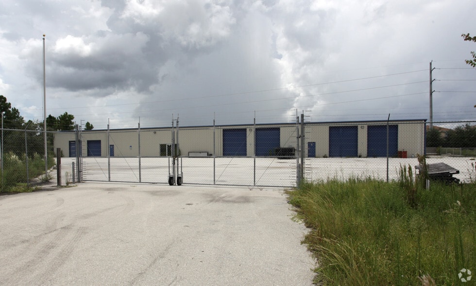 Primary Photo Of 213 Wallace Ave N, Lehigh Acres Service For Lease