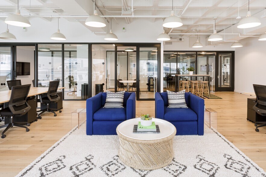 More Photos Of 1100 Main St, Kansas City Office For Lease