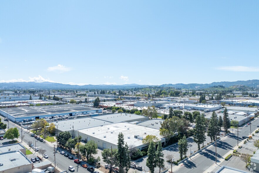 More Photos Of 20720 Superior St, Chatsworth Manufacturing For Lease