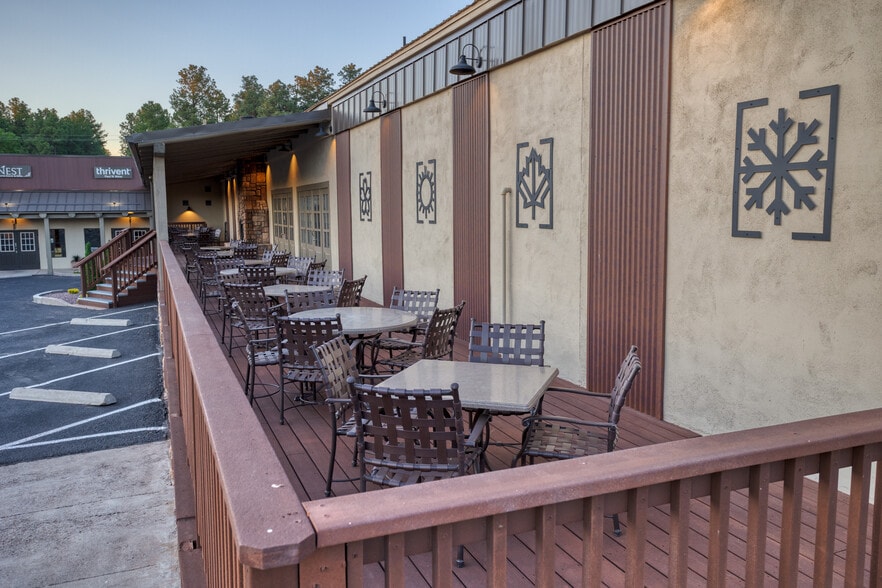 More Photos Of 1450 E White Mountain Blvd, Pinetop Restaurant For Sale