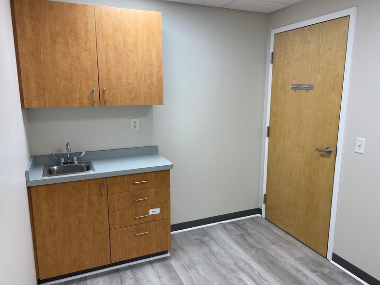 More Photos Of 101 Coolidge St, Hudson Medical For Lease