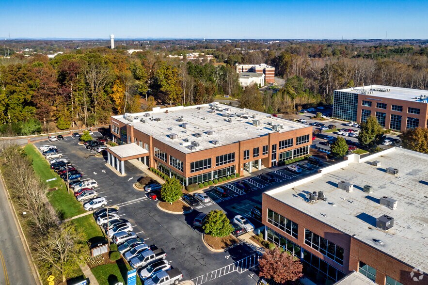 More Photos Of 146 Medical Park Rd, Mooresville Medical For Lease