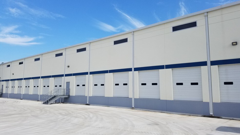 More Photos Of 12031 Westhall Dr, Charlotte Warehouse For Lease