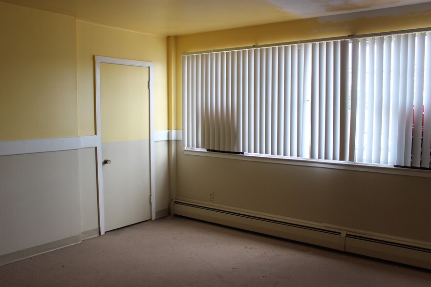 More Photos Of 1384-1388 Dixwell Ave, Hamden Office For Lease