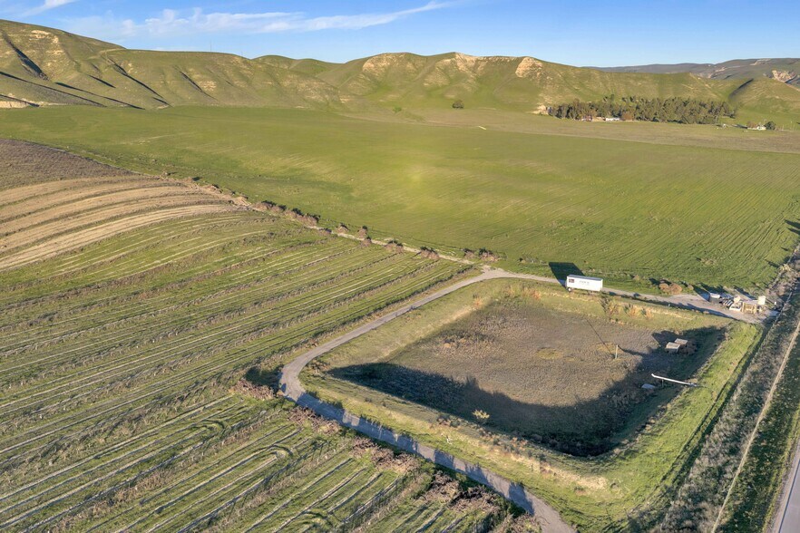 More Photos Of 1990 46, Shandon Land For Sale