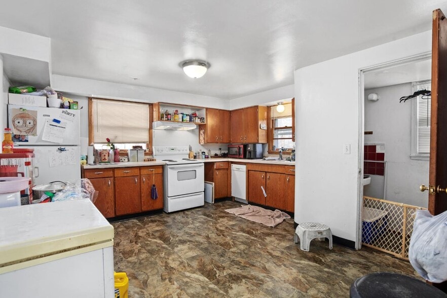 More Photos Of 1104 2nd St SE, Minot Apartments For Sale