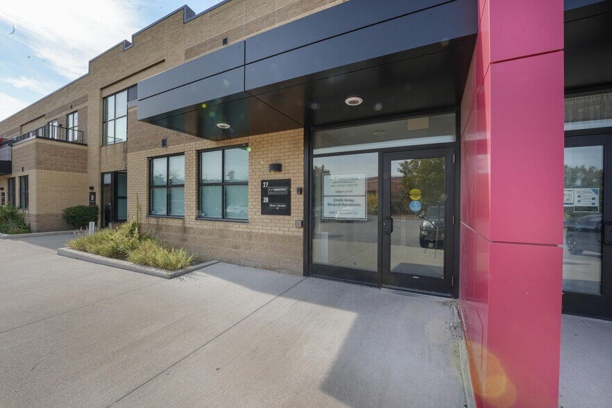 More Photos Of 2155 Dunwin Dr, Mississauga Office Residential For Sale