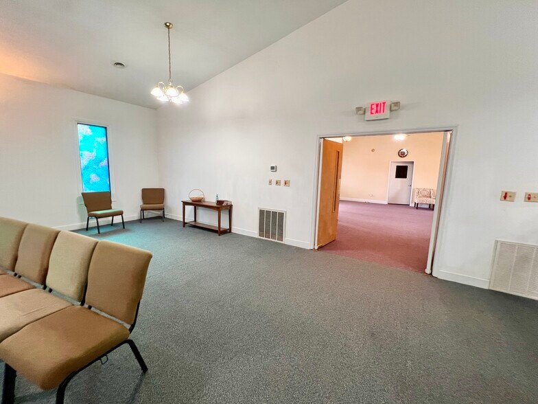 More Photos Of 703 N Main St, LaFayette Religious Facility For Sale
