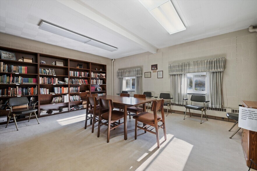 More Photos Of 725 Navarre Ave, Toledo Religious Facility For Sale